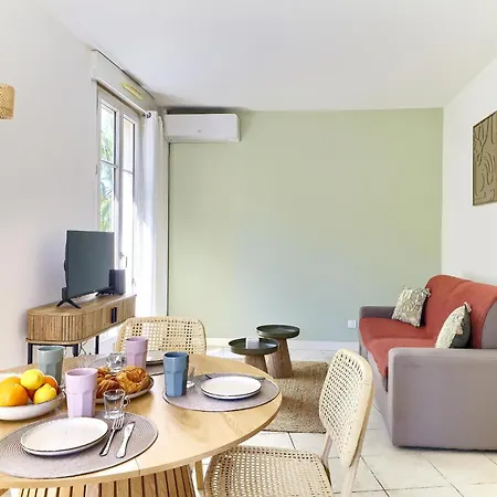 Apartment Family In Juan Les Pins *