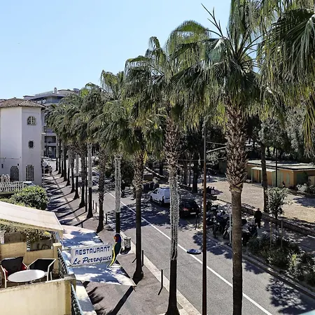 Family In Juan Les Pins Apartment *